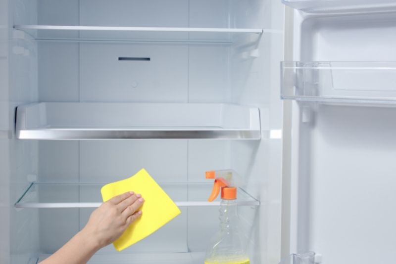 Clean, odour-free fridge interior